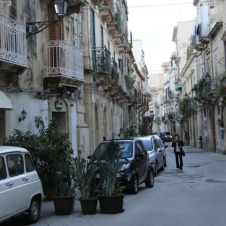 Casa Icaros, Ortigia Hictoric Center, 200 Mt From The